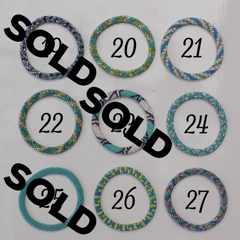 assorted slip-on beaded bracelets - Picture 5 of 8